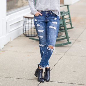 KanCan Shredded Blue Jeans Mid-Rise